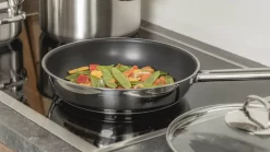 Rösle RÖSLE ELEGANCE Bratpfanne Ø 28 Cm, Edelstahl 18/10, Universalpfanne Mit Antihaftversiegelung ProPlex, Spülmaschinen-, Backofen- Und Induktionsgeeignet 9 Rösle RÖSLE ELEGANCE Bratpfanne Ø 28 Cm, Edelstahl 18/10, Universalpfanne Mit Antihaftversiegelung ProPlex, Spülmaschinen-, Backofen- Und Induktionsgeeignet -Küchendiscounter 351d01b255c87bb8f08ea55938793391