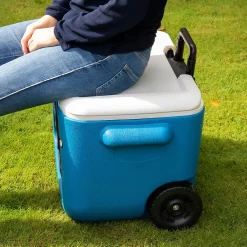 Coleman Kühlbox "50 QT Polylite Wheeled Mesh" -Küchendiscounter 37949b6f0ed8b57739dc4749f96c5d4a