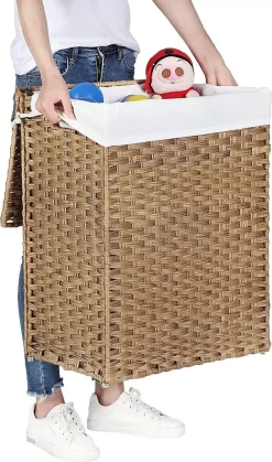 SONGMICS Wäschekorb Handgeflochten, 90 L, Wäschesammler Aus Synthetischem Rattan, Mit Deckel Und Griffen, Faltbar, Wäschesack Herausnehmbar, Naturfarben LCB51NL -Küchendiscounter 45b1c9d0eced003a4282c999c10a21aa