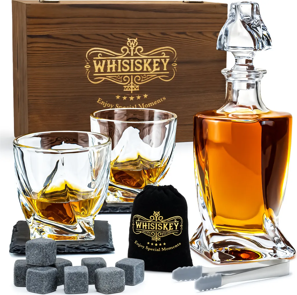 Whisiskey - Whisky Karaffe – Twisted Dekanter Set - Whiskey Karaffe Set - 1000ML - Geschenke Für Männer - Inkl. 8 Whisky Steine, Zange & 2 Whisky Gläser 1 Whisiskey - Whisky Karaffe – Twisted Dekanter Set - Whiskey Karaffe Set - 1000ML - Geschenke Für Männer - Inkl. 8 Whisky Steine, Zange & 2 Whisky Gläser