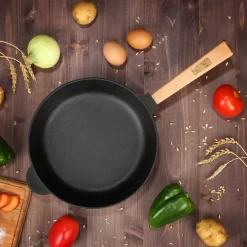 Ø24cm 62mm Hoch Gusseisenpfanne Gußeisenpfanne Mit Holzgriff Pfanne Aus Gusseisen -Küchendiscounter 8a432516e5815d4d1fcc80f3569affe7