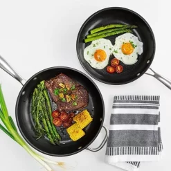 Livington Dura Pan - Pfannenset Mit Universaldeckel - 28cm + 24cm Pfanne - 3-lagige Antihaftbeschichtung - Pflegeleichtes Edelstahlgehäuse - Für Alle Herdplatten Geeignet -Küchendiscounter e755386738ee1492919ee92d9db07576